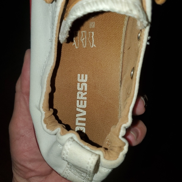 Converse - Picture 3 of 5